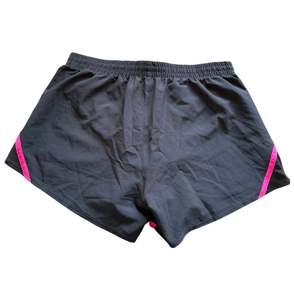 NWT Medium Under Armour Black & Pink Athletic Shorts Moisture-Wicking Fabric - Picture 3 of 13